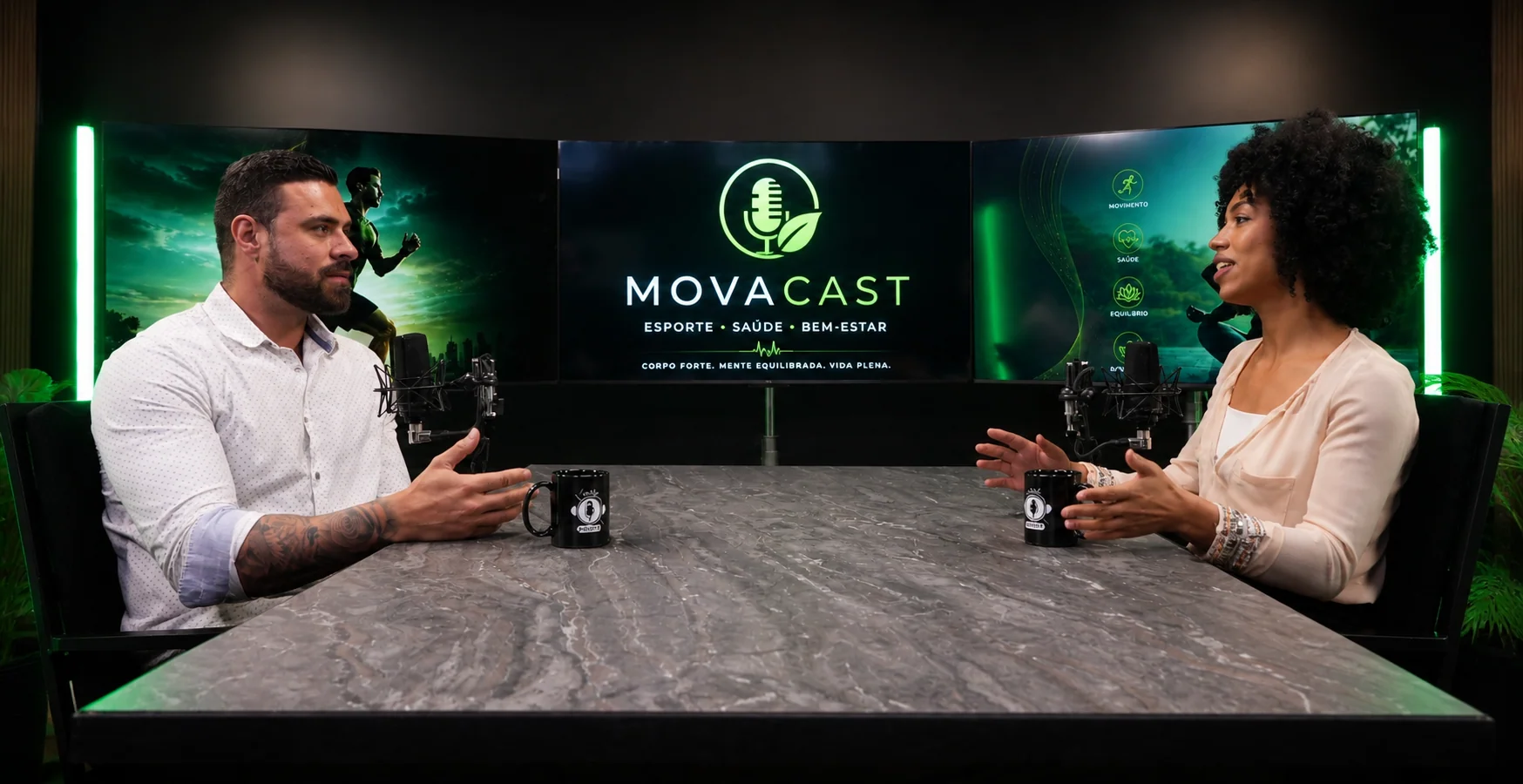 Gravação de mesacast com dois participantes no Estúdio VIP